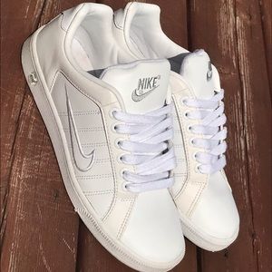 Nike Court Tradition II- Extremely Clean